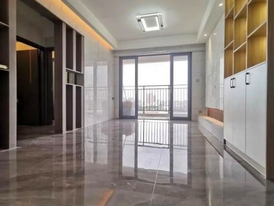 东莞东坑中心区《明星豪庭》三栋封闭式管理，停车场，通天然气，成本价出售2998元一平起，可无条件分期