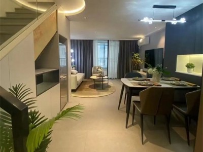 大岭山碧桂园为邻3栋《财富新城》双地铁口物业800米，均价5980元/m²，分期8年