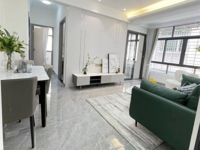 龙华大浪《豪庭居》正地铁口 学区房 天燃气入户 带停车场，首付50万，可分期3-5年