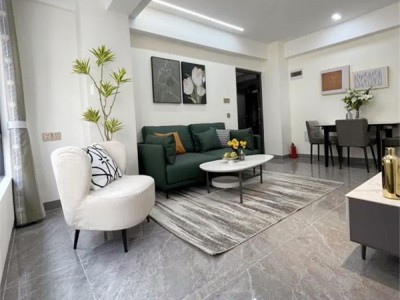 龙华豪庭居在哪里？能买吗？ (豪庭居) 首付50万买大三房，带大型停车场，正地铁口 学区房