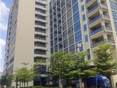 东莞凤凰花园在哪里？能买吗？凤岗4栋花园小区 (凤凰花园) 总价82万起，户户精装修，通然气，带地下停车场